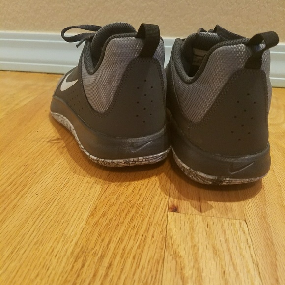 Nike Fly By Low - Picture 4 of 8